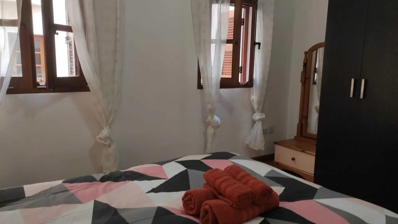 Marble Arch Home San Ġiljan 2*,
