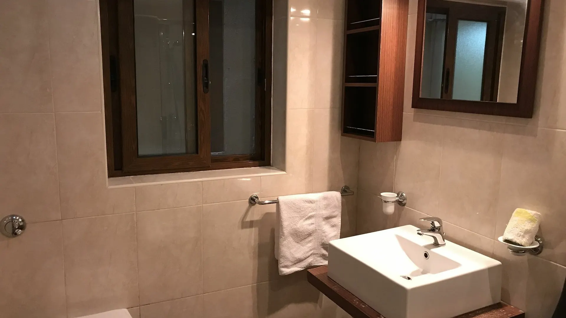 Marble Arch Home San Ġiljan 2*,
